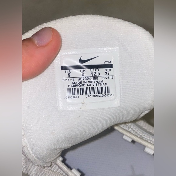 Nike Air Max 720 Metallic Platinum Sneakers - Picture 5 of 6